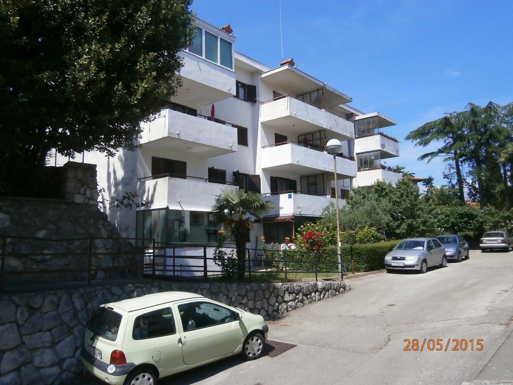Apartman Lovran Luaran gambar